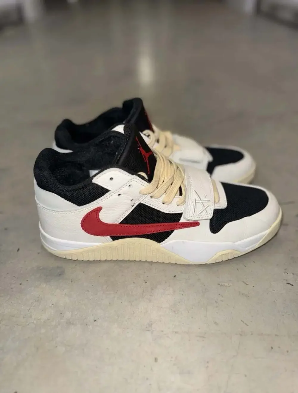 Travis Scott x Jordan Jumpman Jack TR 'University Red' FZ8117-101 - Picture 2 of 5